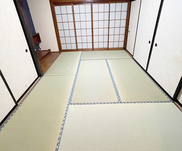 張り替えた畳と幾何学模様の畳縁